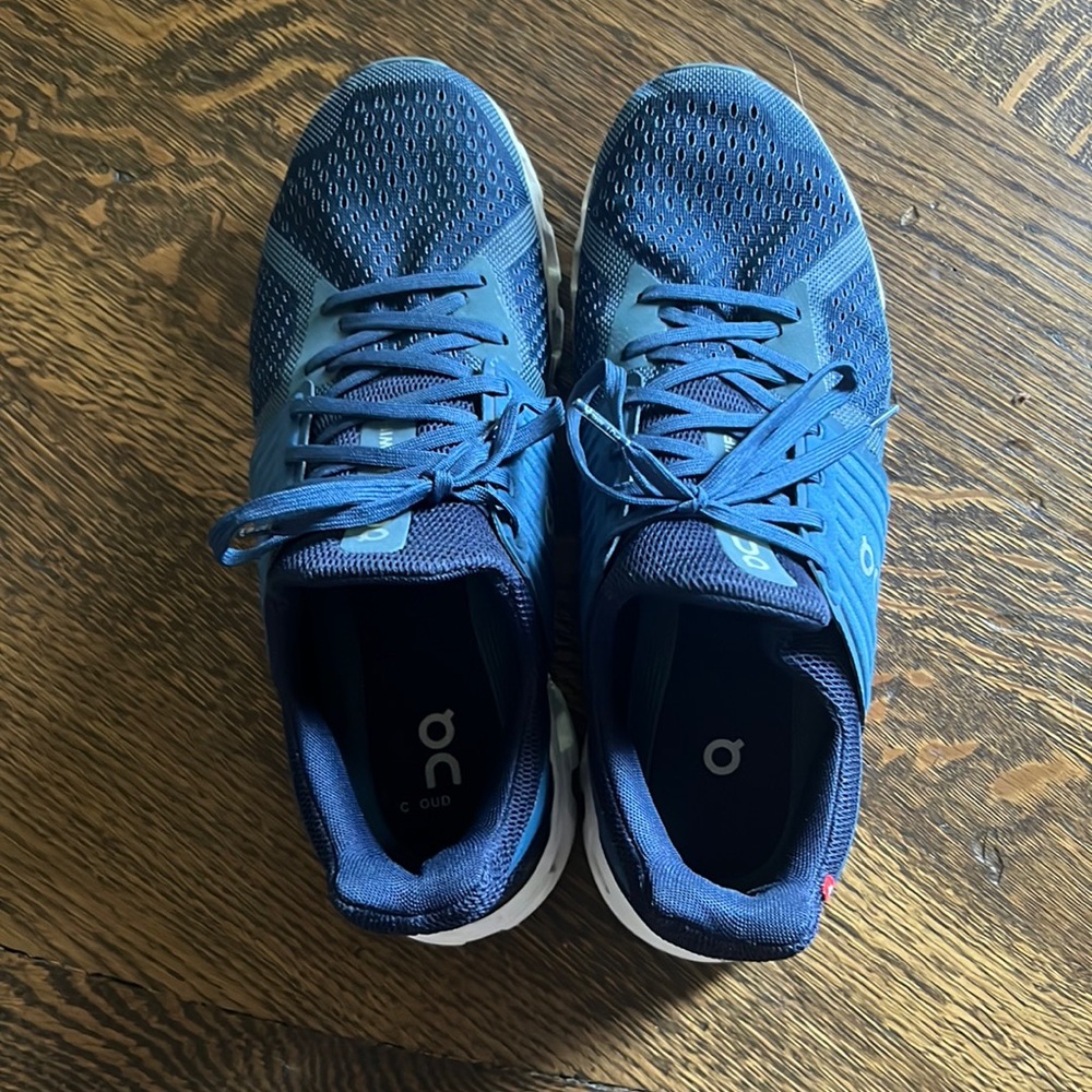 On Cloud Mens Running Shoes CloudTec Helion